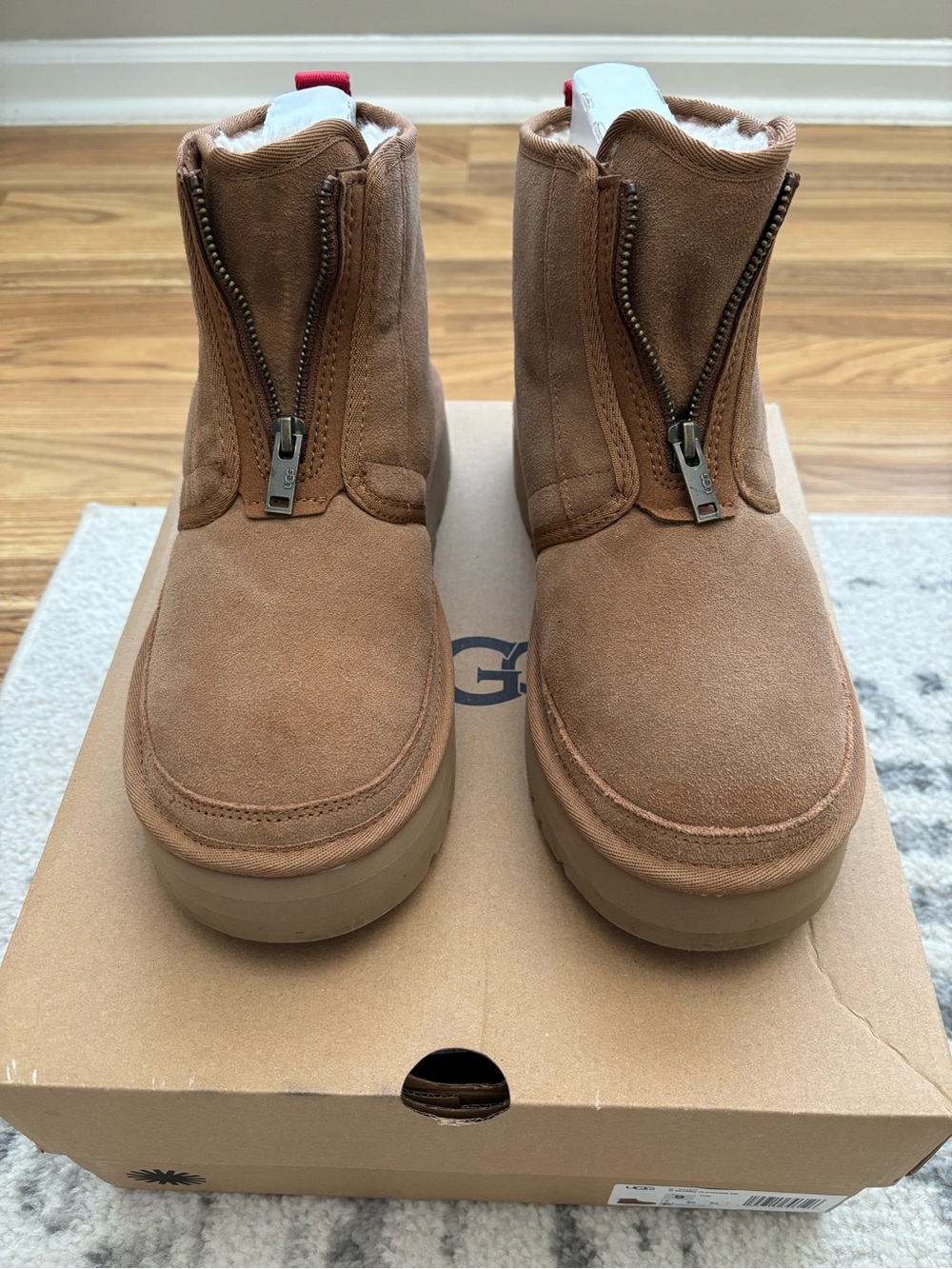 UGG Neumel zip platform boots